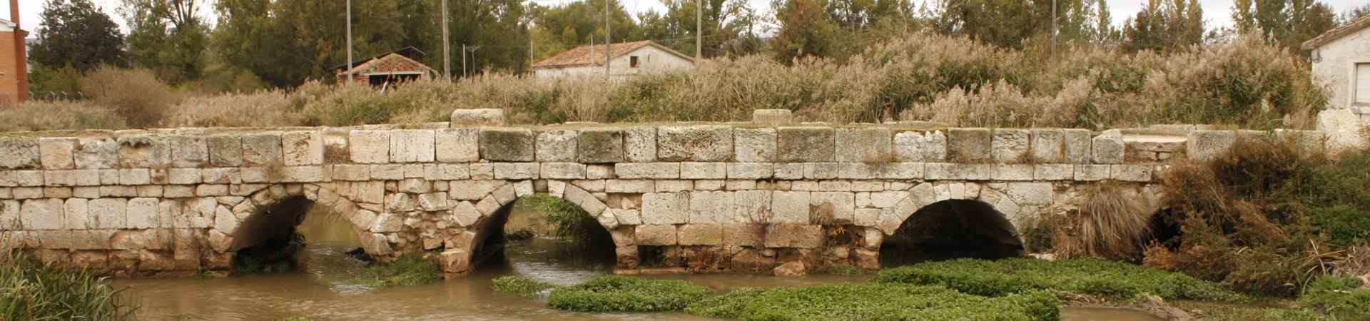 Puente con tres arcos